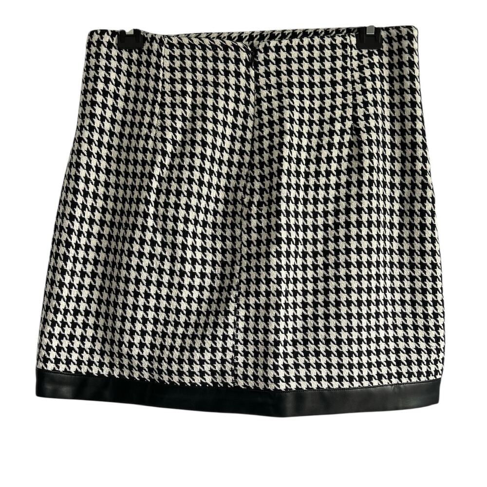 VICI Women’s Size Large Black & White Houndstooth‎ Knit  Mini Skirt - Picture 2 of 6
